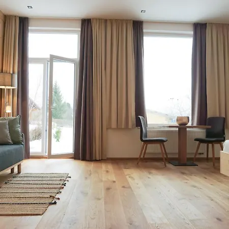 Hotell Und Kirchberger 3*