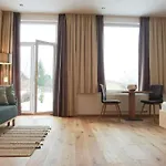 Hotel Und Kirchberger 3*