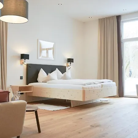 Hotel Und Kirchberger 3*