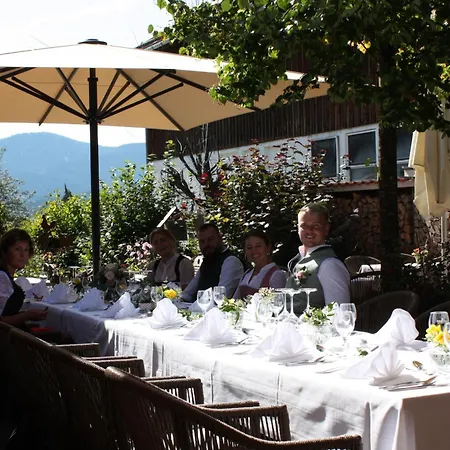 Hotel Und Kirchberger 3*